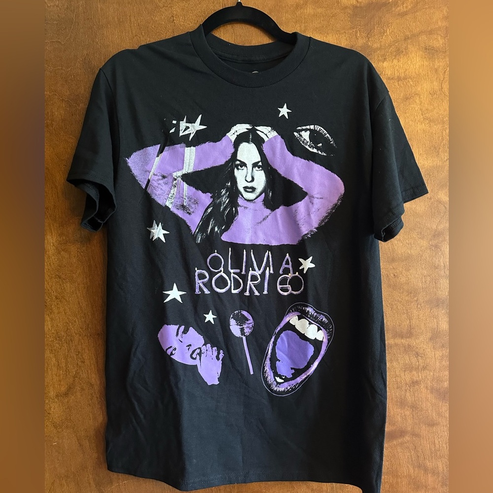 Olivia Rodrigo Exclusive GUTS Concert Shirt.